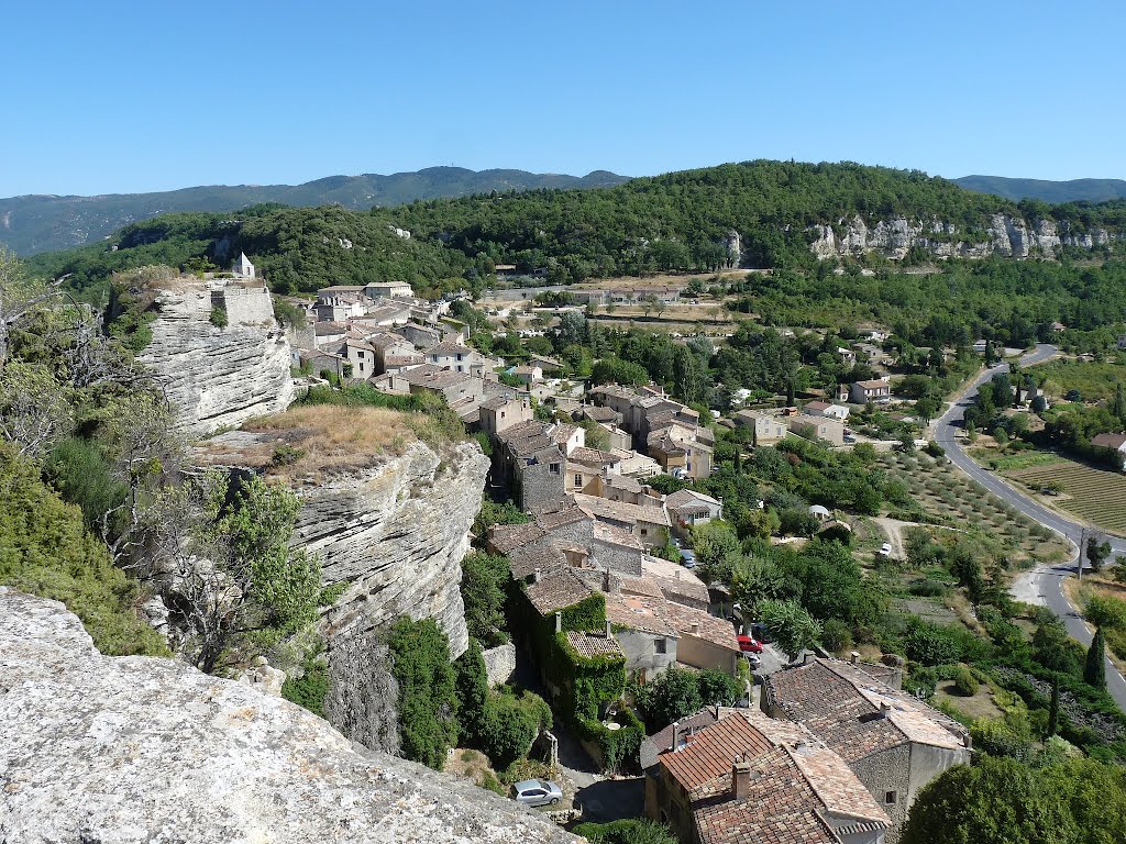 Saignon vu du Rocher de Bellevue by Jackie Gomez-Blasco