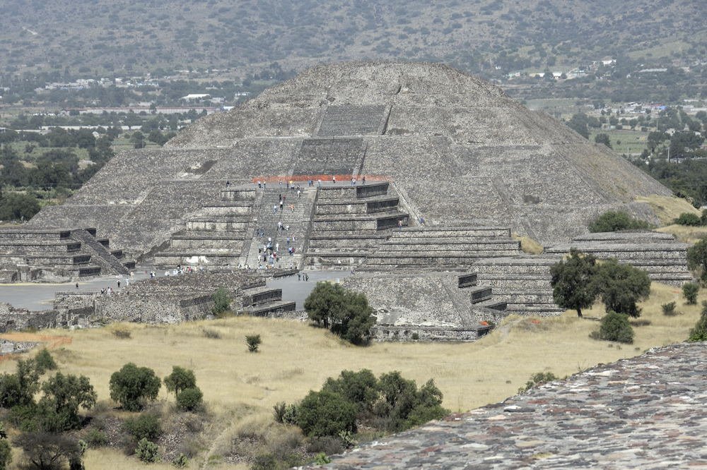 Teotihuacán, Pyramid of the Moon by Viktor Németh