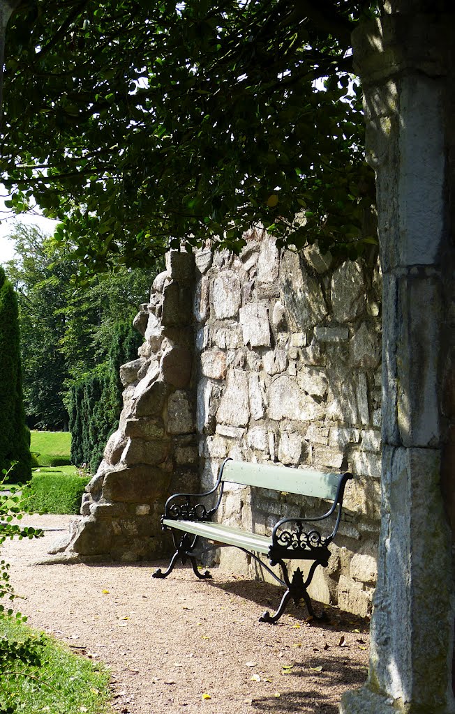 A bench at the old church ruin by thor@odin™