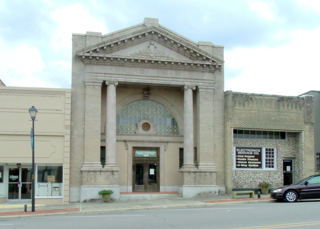 Old Bank Building on Main St.---st by SteveTysinger