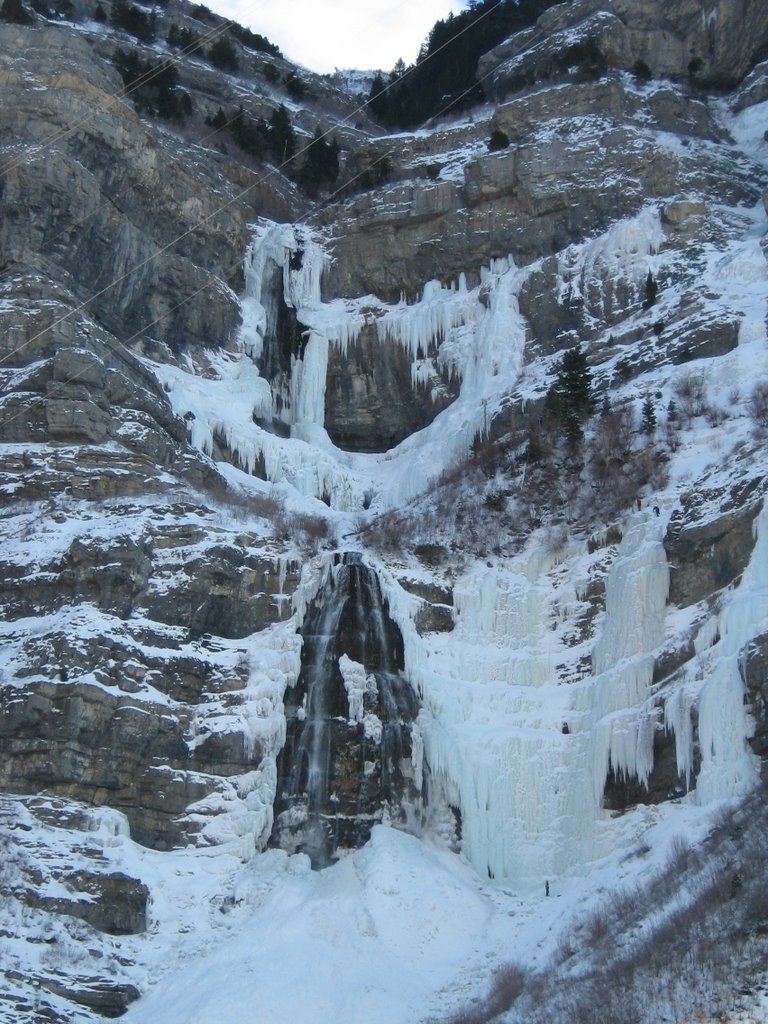 Bridal Veil Falls- Feb. '07 by Bowdrie Clawson