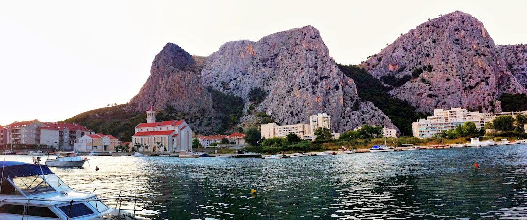 Omiš <<enlarge please>> by oolalaa