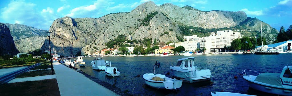 Omiš <<enlarge please>> by oolalaa