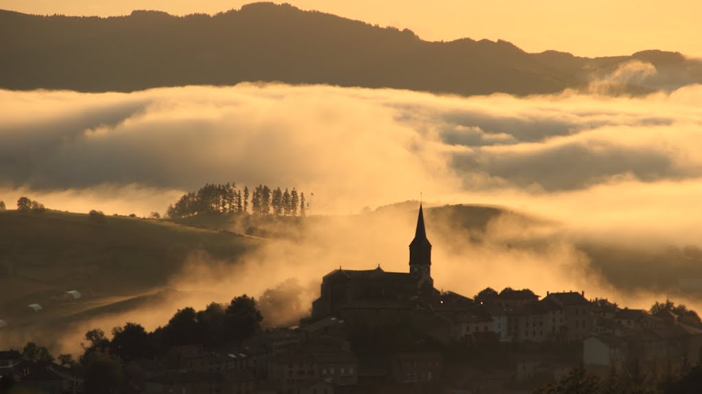 Saint just d'avray, après une nuit d'été pluvieuse by yoyo69170