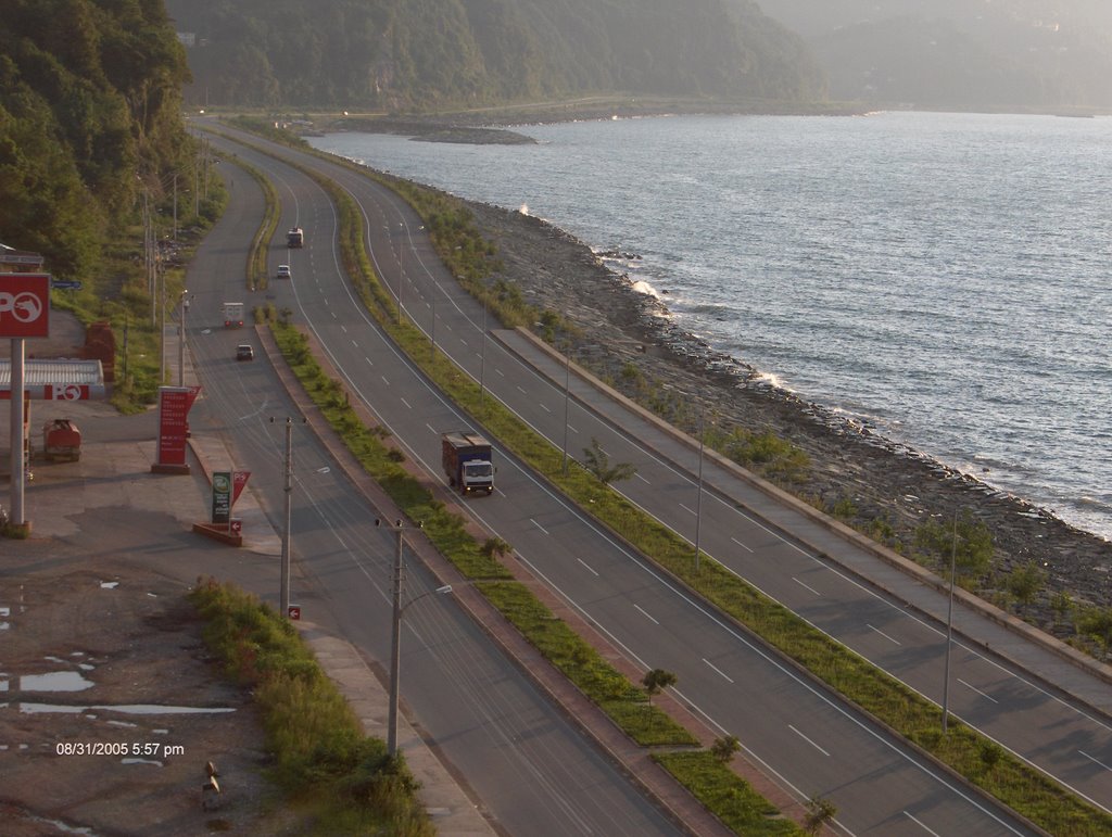 Hopa sahil yolu by Murat Güven