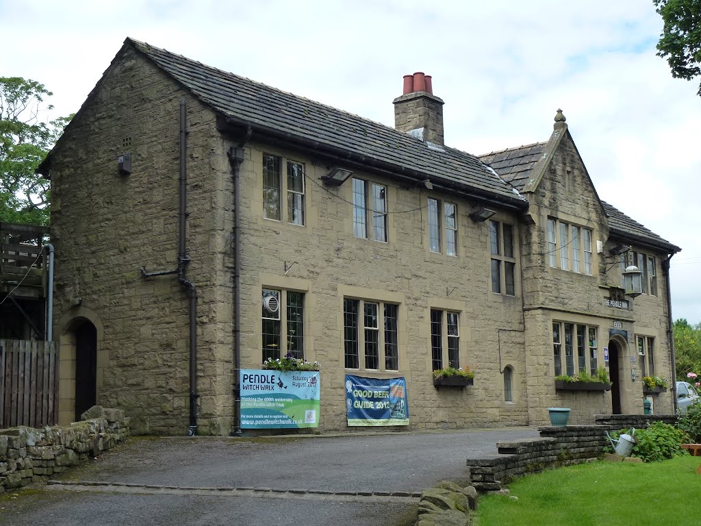 The Pendle Inn. by Peter Hodge