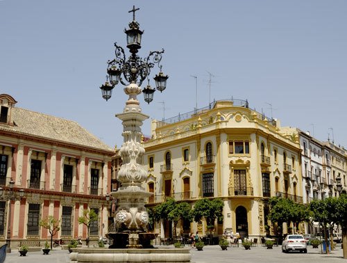 Plaza Virgen de los Reyes, Seville by merupert