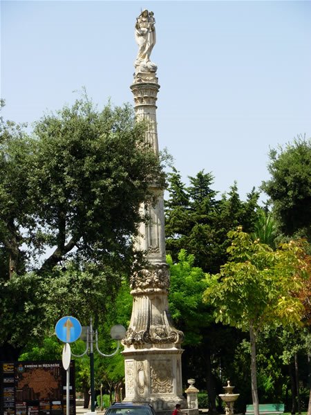 Colonna votiva della Beata Vergine del Carmelo by Messapico