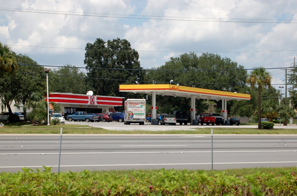 Circle K Store and Shell Gas Station at Auburndale, FL by Scotch Canadian