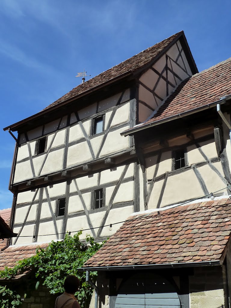 Hüttenheim: zweistöckige Kirchengade in der Kirchenburg by cammino - VIEWS? No, thanks