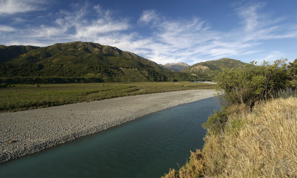 Lewis Pass Rd, north Canterbury looking east by Andrew Morten