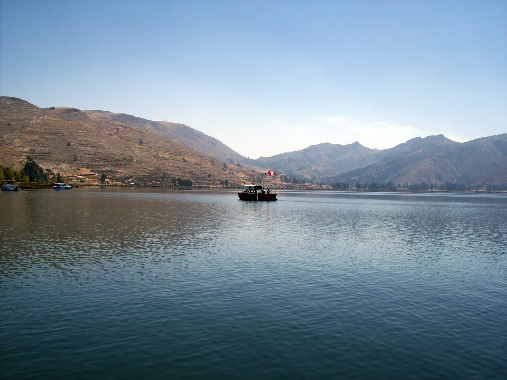 Laguna de Paca 4 by José Ponce