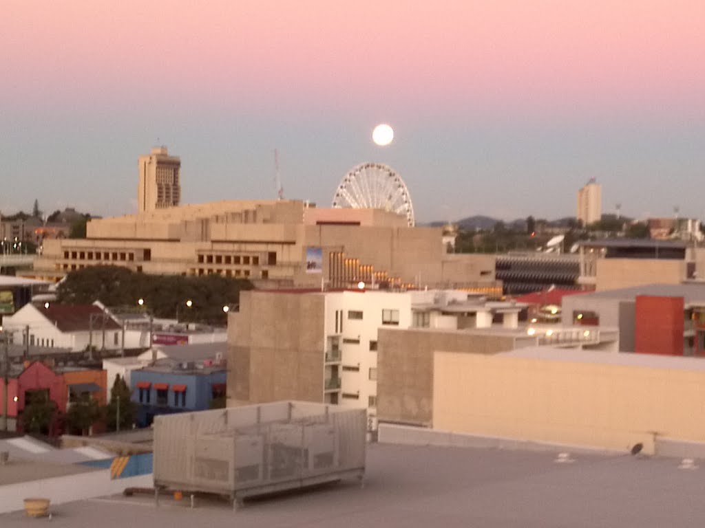 Moon Rising Over Brisbane by Lardo55