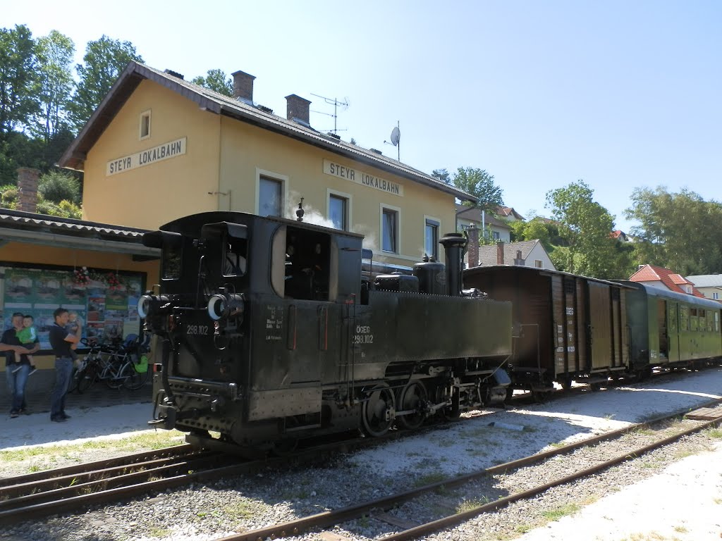 Steyrtalbahn im Steyrer Lokalbahnhof by rotschild