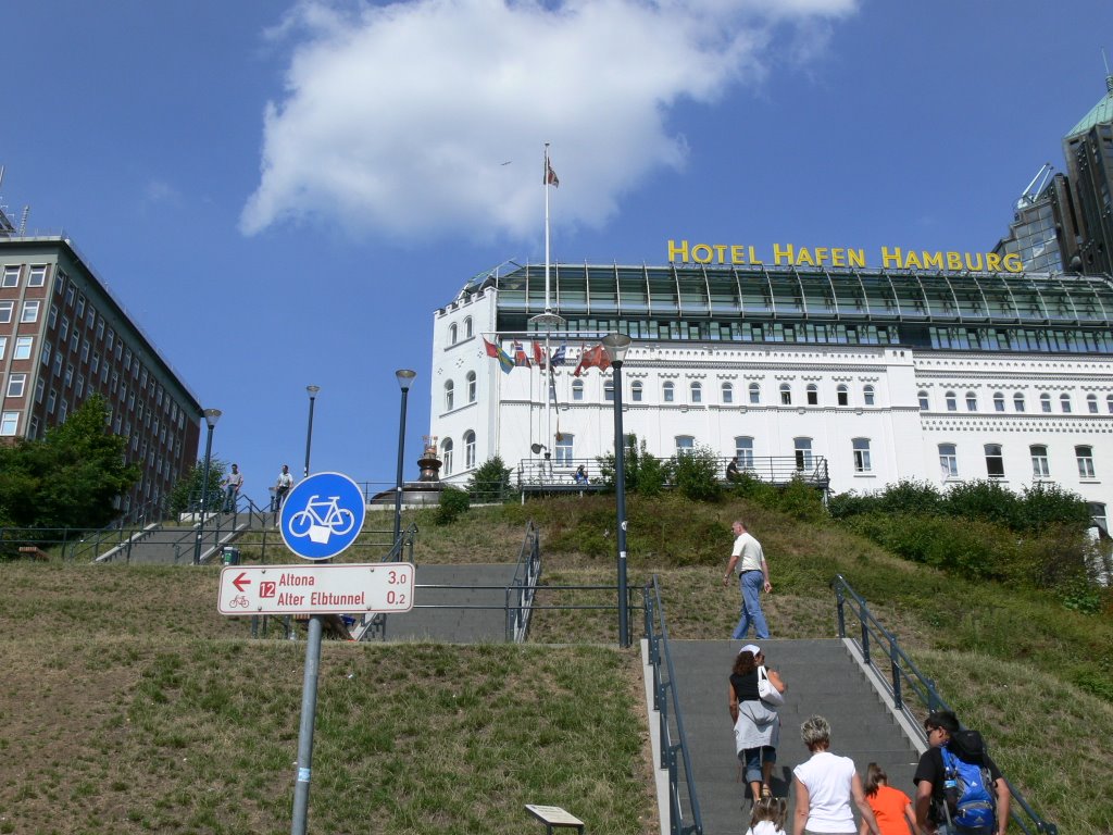 Hotel Hafen Hamburg by Zucker1972