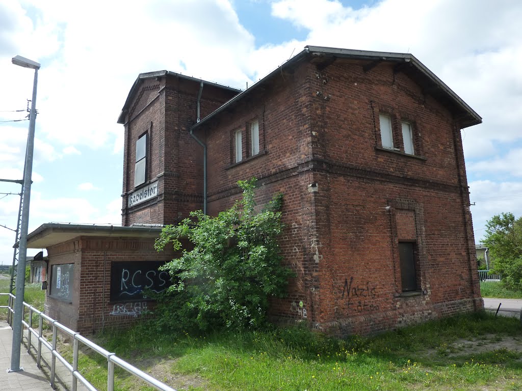 Bahnhof Kavelstorf by peter86