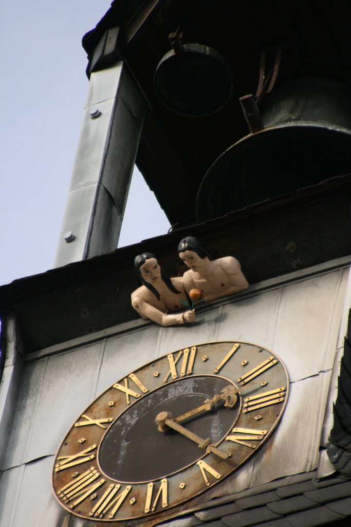 Stadtkirche St. Peter und Paul, Turmuhrfiguren Adam und Eva by Silke Kemnitz