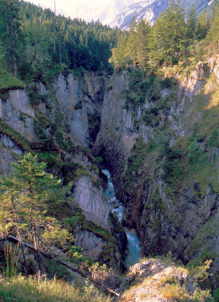 Johannistal im Karwendelgebirge; Klamm (TR) by Thomas Rommel