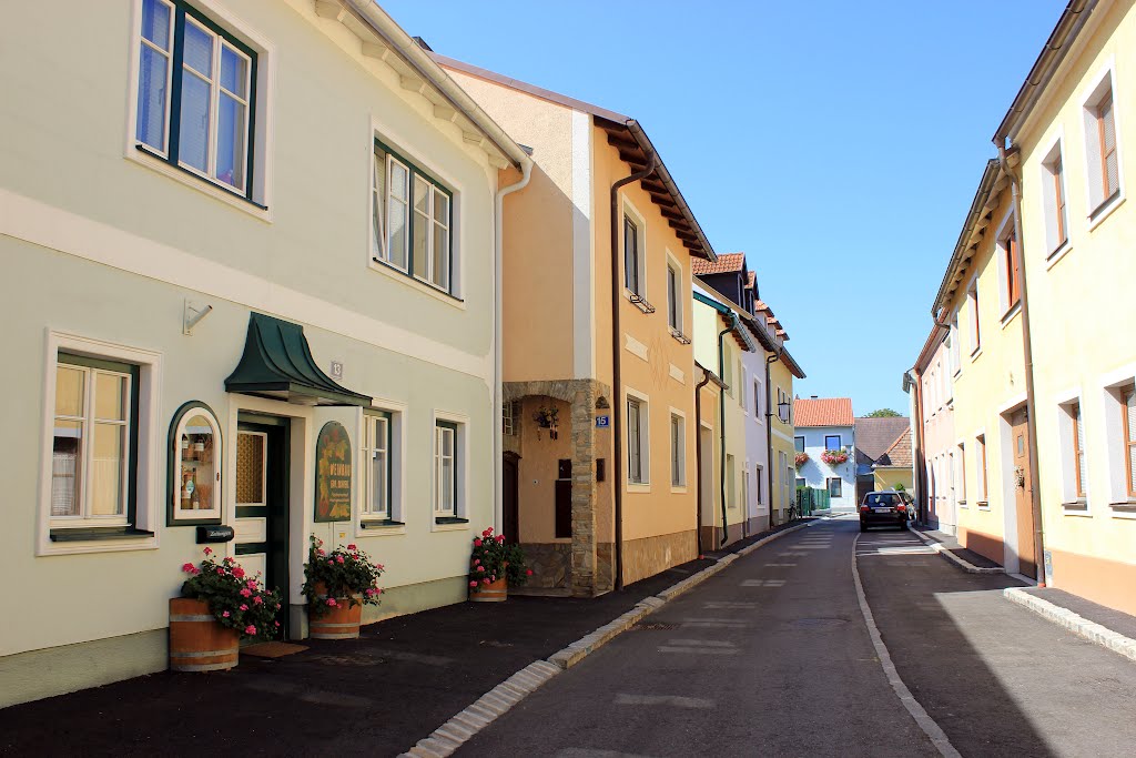 NÖ, Mautern, Frauenhofgasse by Josef Friewald