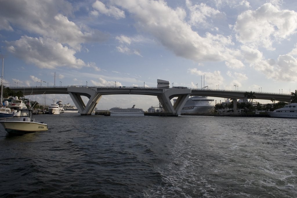 Water Taxi Tour 17th St causeway by DozerLYP