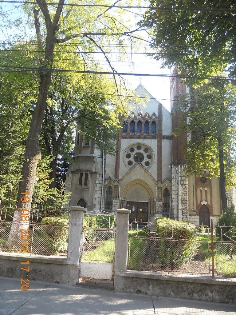 Vulcan - Biserica romano-catolica cu hramul Adormirea Maicii Domnului (construita la 1911) by drweather