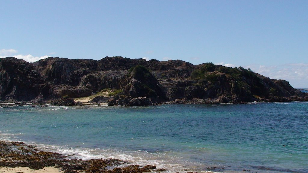 Rock Formation at Guerilla Bay, NSW by V.J. Munslow