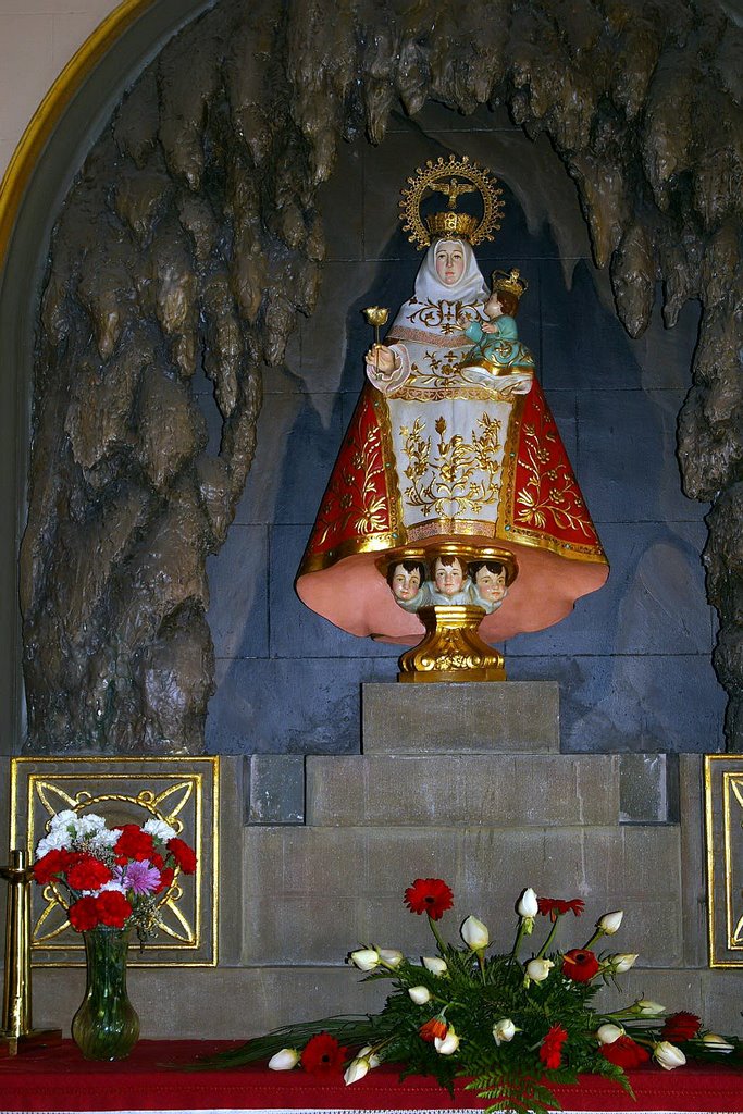 La Santina de Covadonga, Iglesia de San Felix, Candas, Asturias by Antonio Alba