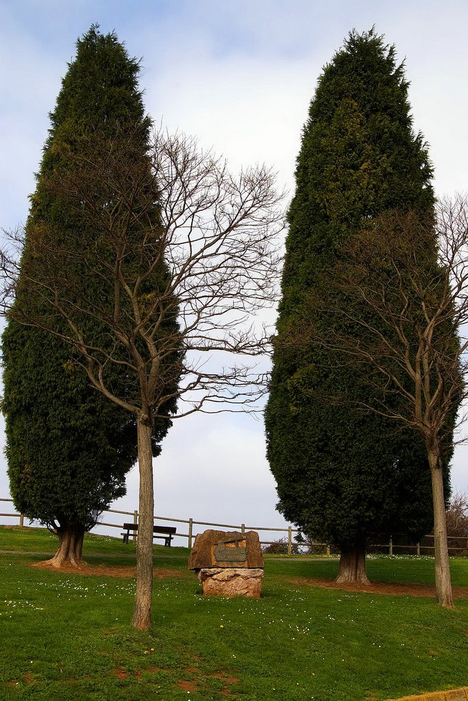 Paseo de San Antonio, Candas, Asturias by Antonio Alba