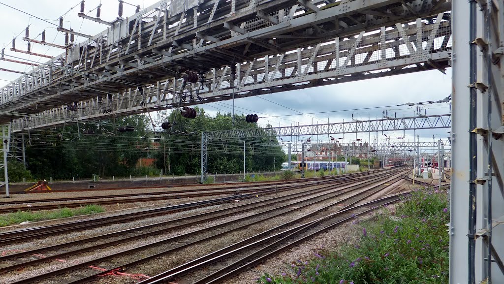 Rails into Crewe junction by muba