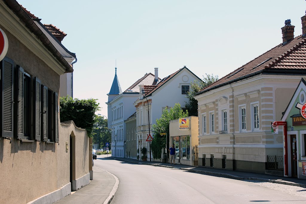 NÖ, Mautern, St. Pöltner Straße by Josef Friewald