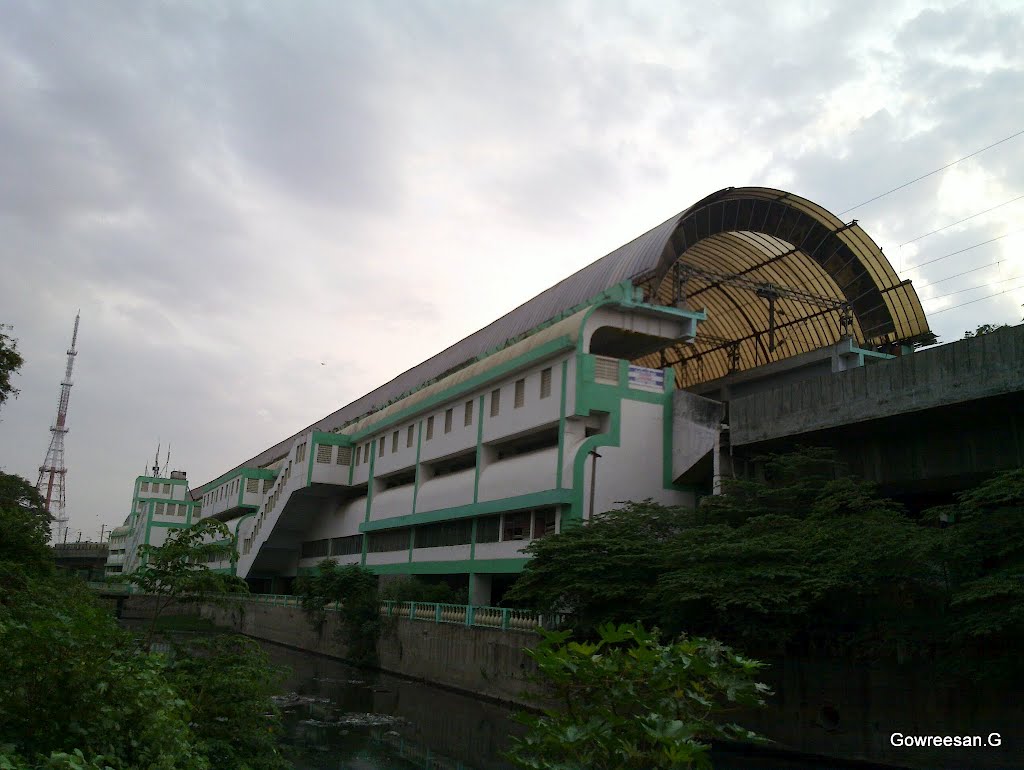 Triplicane/MTCN Railway Station by gowreesan