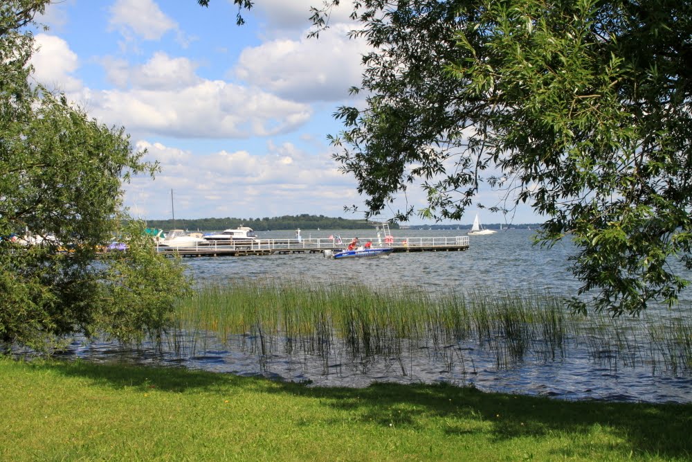 08/2012 Schweriner See by Jimminis