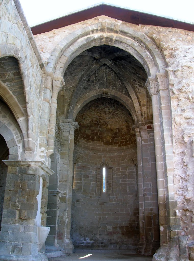 Restos de la Iglesia Románica de Sant Miquel en Camarasa by conradopueyo