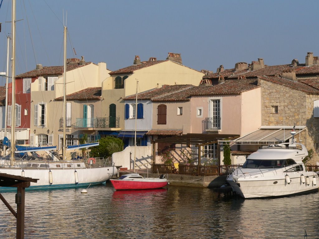 Port Grimaud by Ricky Gilly