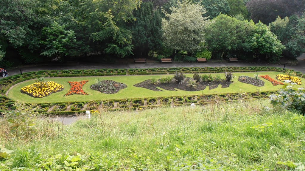 Italian gardens in flower by malpun