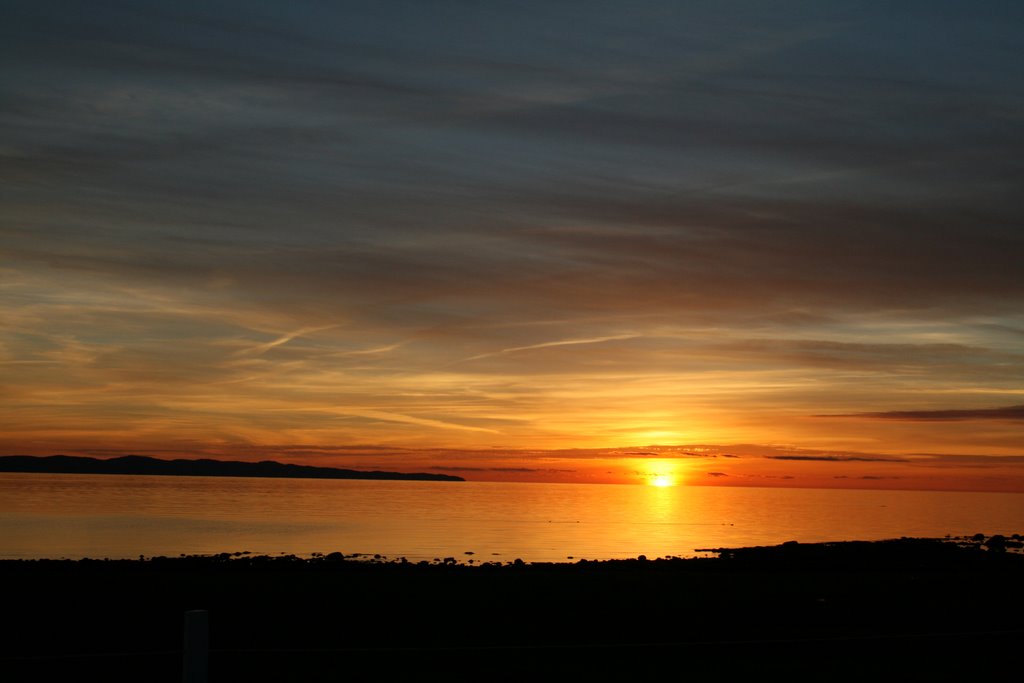 Solnedgång vid Ängelbäcksstrand by BeritPetrisson