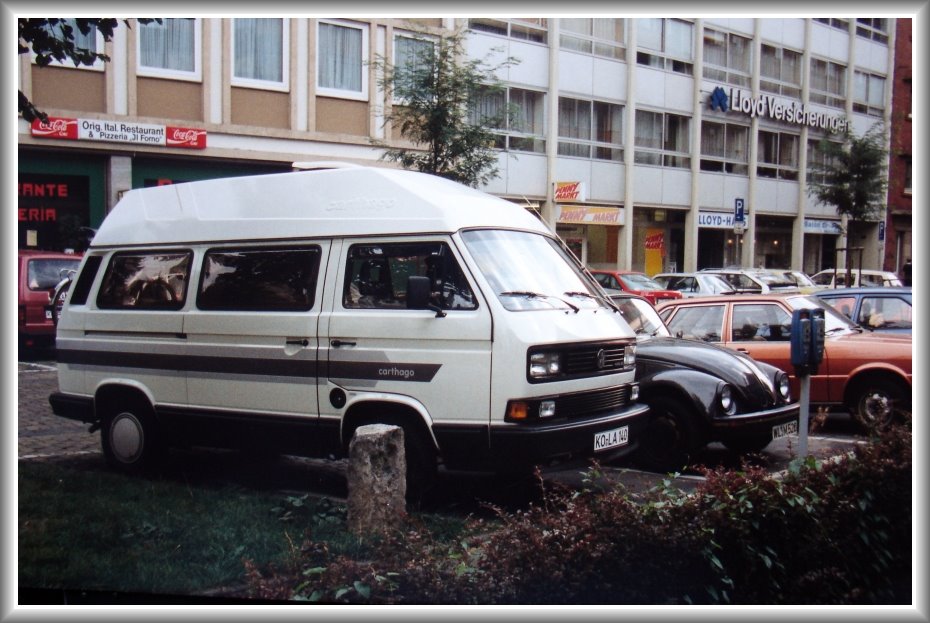 Carthago Campingbus in Stegemann Strasse by perrycomo