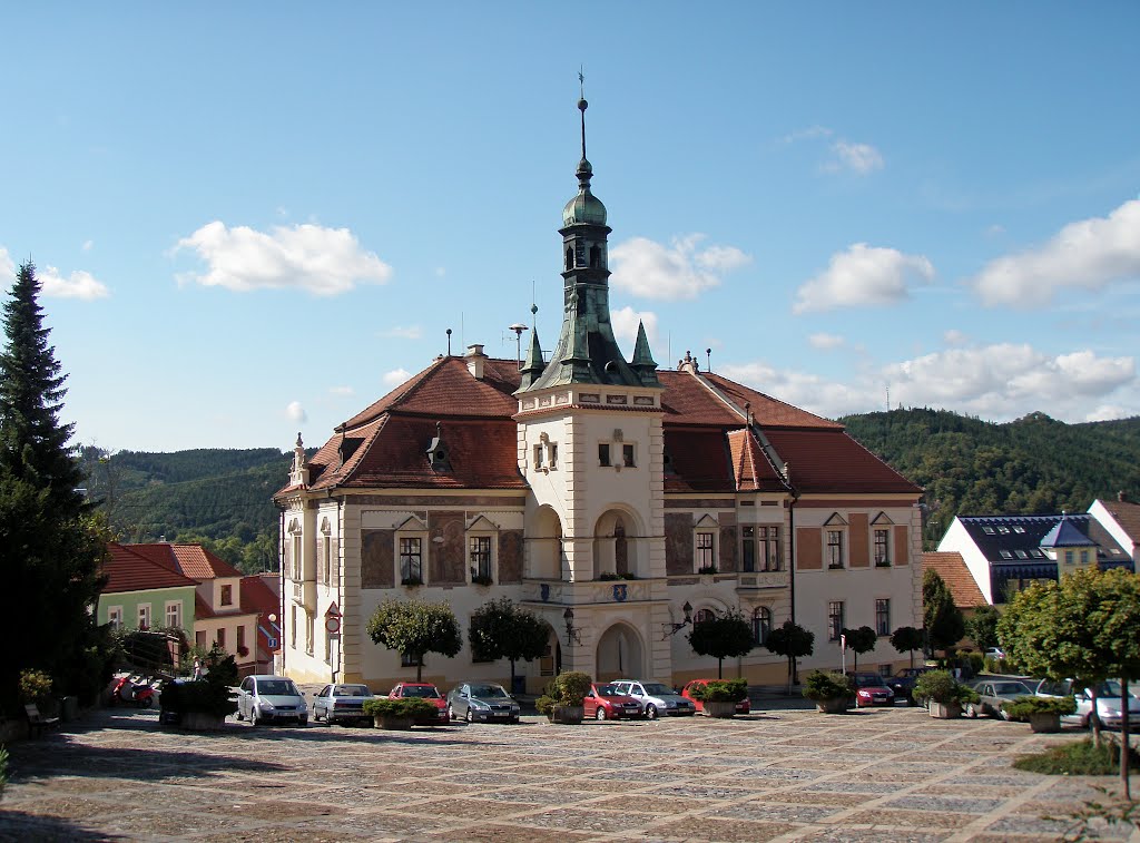 Tišnov,náměstí Míru - městský úřad by emigrant