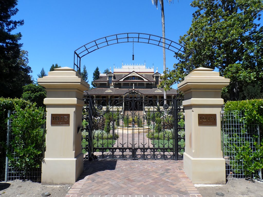 McDonald Mansion. Built in 1879. by Curly J