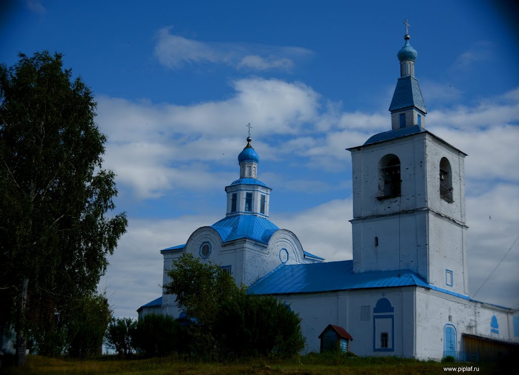 Покровская церковь в с. Красный Ясыл (Pokrovskaya church in the village Krasny Jasyl ) by piplaf