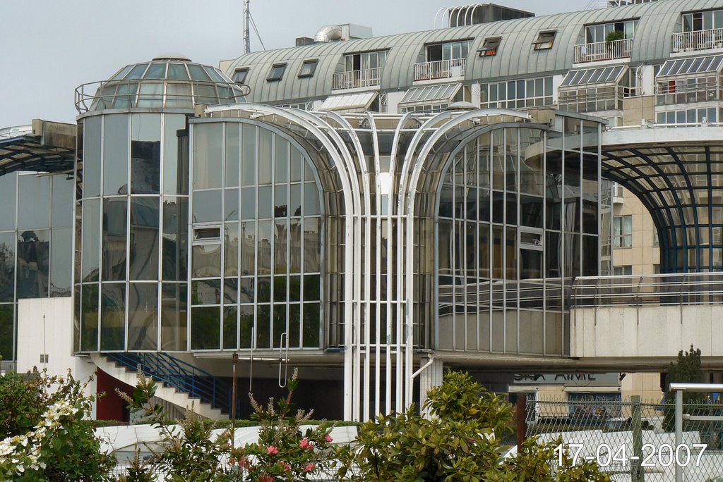 Forum des Halles (3) by Marian Kwaśny