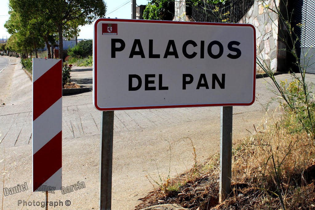 «Palacios del pan» - ¿Vino este nombre por transformación de algún arcaísmo, o tan solo es que aquí se cuece pan del bueno? by DnTrotaMundos ☮