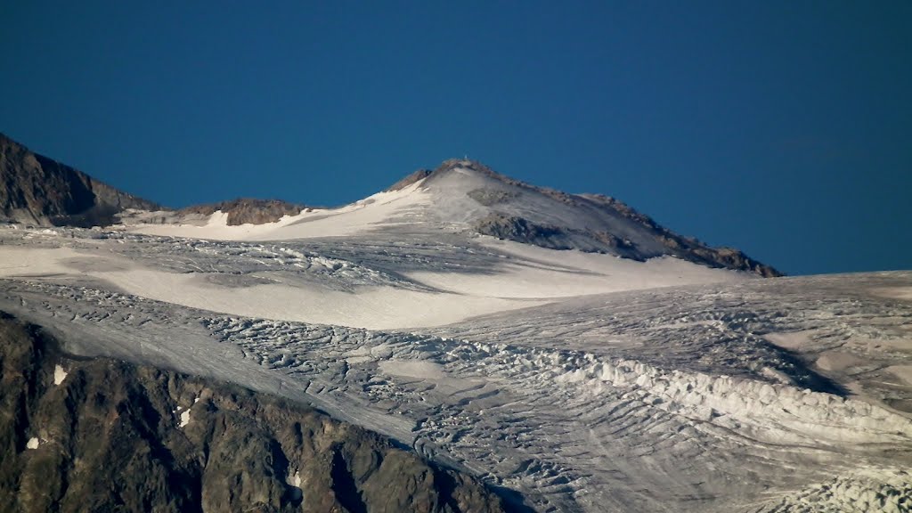 Gletscher by Casper Heijstek & Mirjam Cnossen