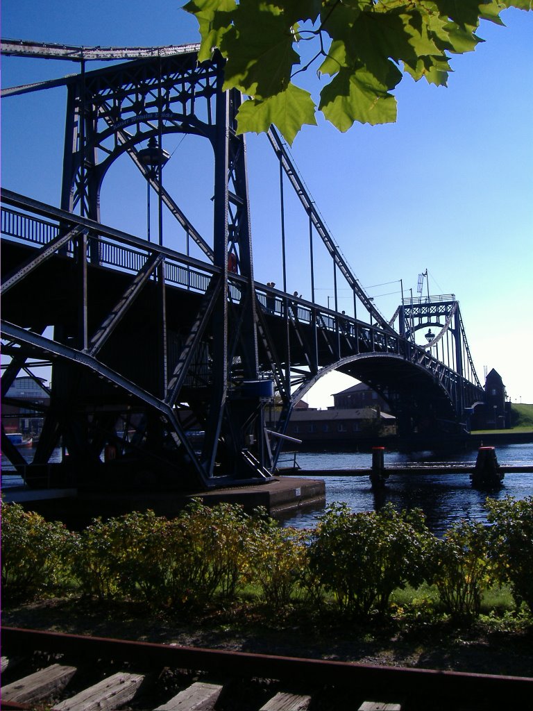 Kaiser-Wilhelm-Brücke by H.F.Haake