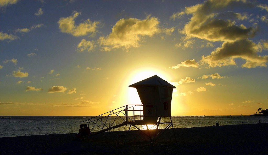 Lifeguard Stand - 1B, Ala Moana Beach Park by rjkessler