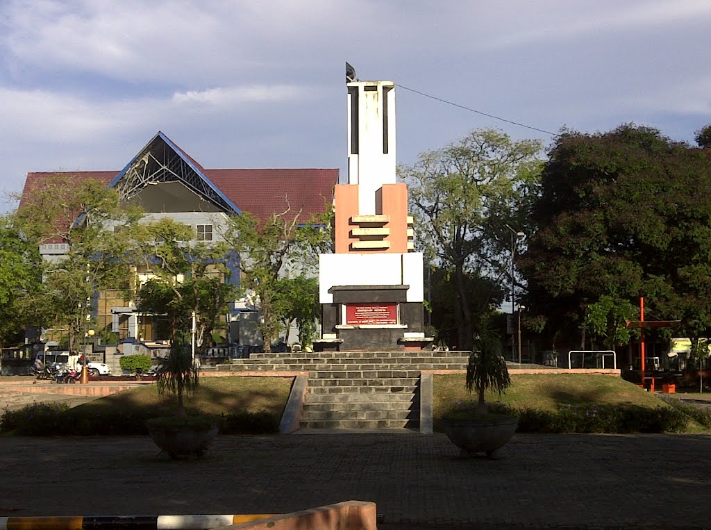 Tugu Taman Sari by zukisprima