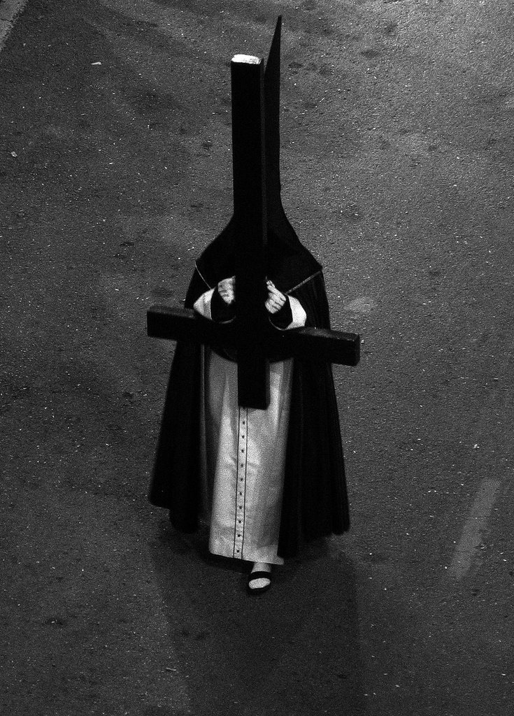 Capirote de las Damas de San Pedro (Semana Santa de Cartagena, España) by Pepe Triton