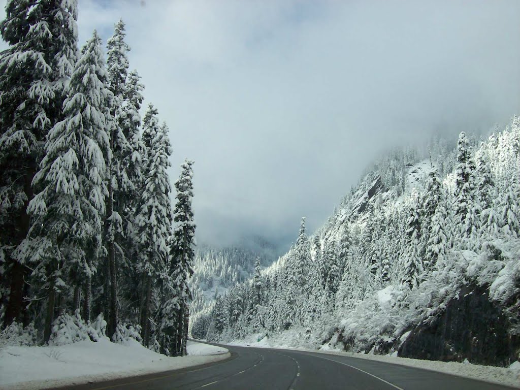 11-19-10 West bound on I-90 Snoqualmie Pass. by Curly J