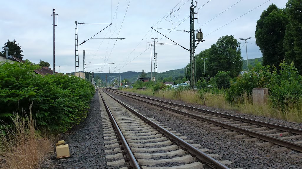 Die Gleise Ri. Bahnhof Eitorf. by Horst Schumacher