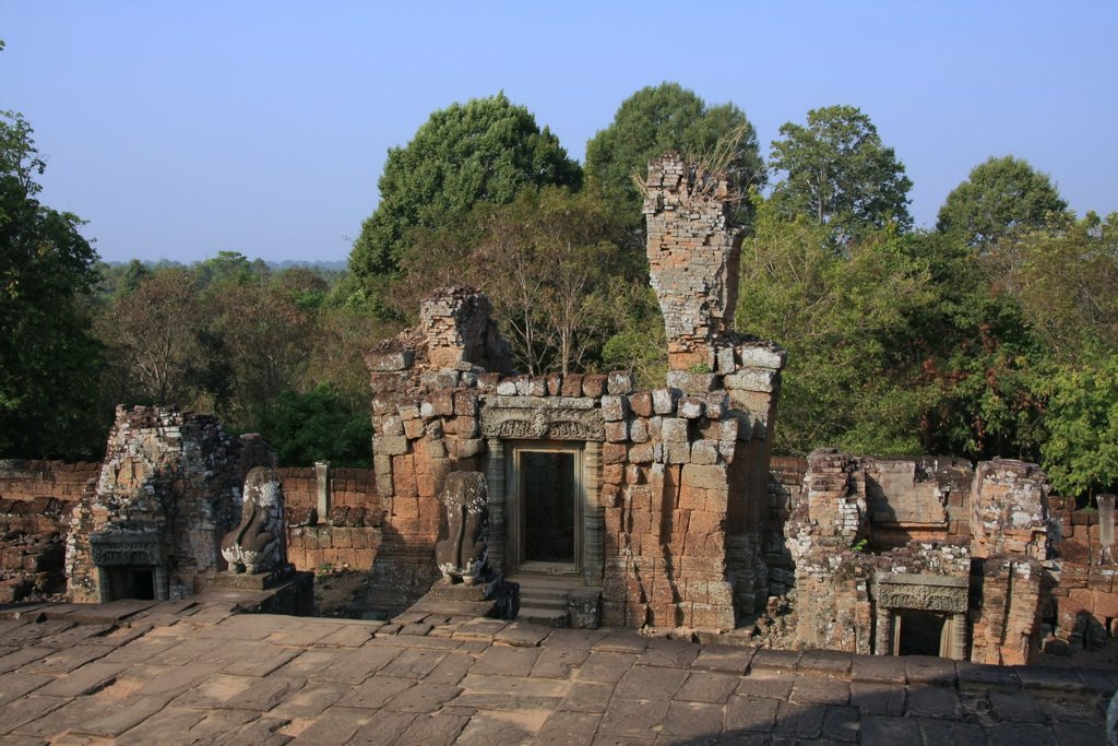 东梅蓬寺(East Mebon )4 by Lixin Wang